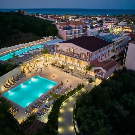 ホテル Altura Zakynthos チィリヴィ