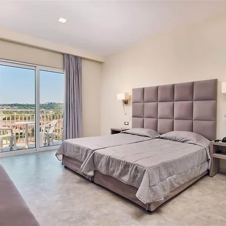 Altura Zakynthos 3* チィリヴィ