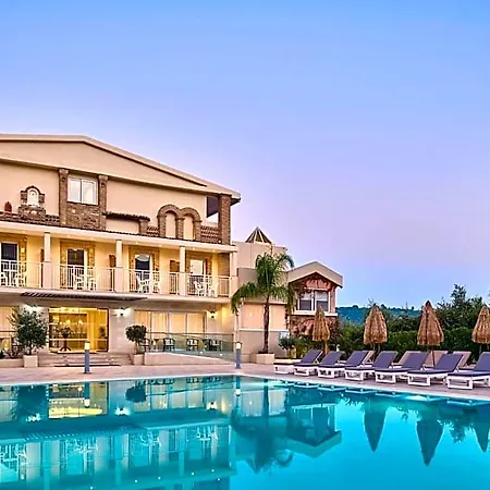 Altura Zakynthos فندق 3*