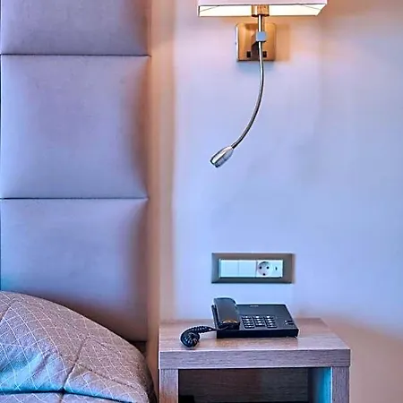 Altura Zakynthos 3* チィリヴィ