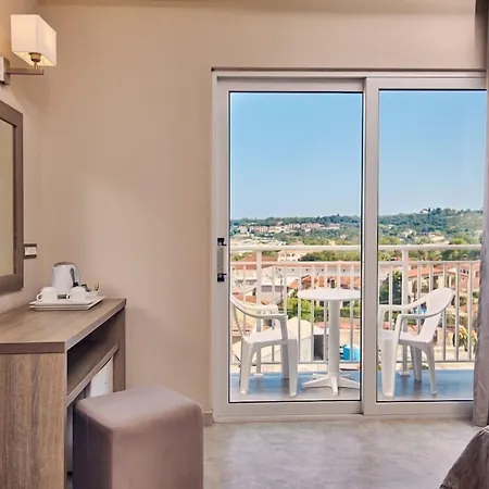 Altura Zakynthos 3* チィリヴィ